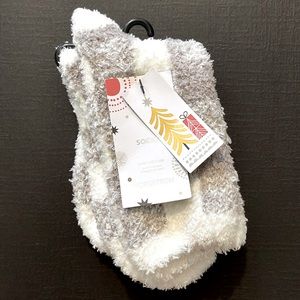 NEW Nordstrom Fuzzy Socks (size 6-10.5)